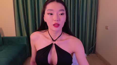 Snapshot of hey_herbal chatting on January 17, 3:22 pm Audrey online show from January 17, 3:22 pm