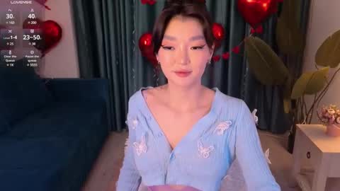 Snapshot of hey_herbal chatting on February 14, 2:54 pm Audrey online show from February 14, 2:54 pm
