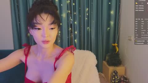 Snapshot of hey_herbal chatting on December 30, 2:40 pm Audrey online show from December 30, 2:40 pm