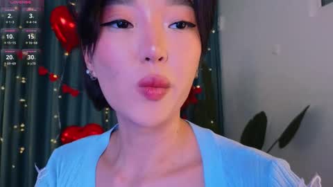 Snapshot of hey_herbal chatting on February 18, 3:21 pm Audrey online show from February 18, 3:21 pm
