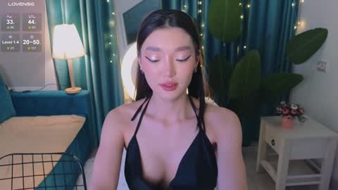 Snapshot of hey_herbal chatting on February 6, 3:31 pm Audrey online show from February 6, 3:31 pm