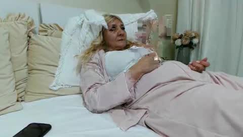 Heyheygrey online show from February 6, 6:22 pm