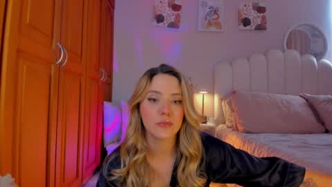 Martina Ricci Show schedule Monday to Friday 8am colombia time I work some weekends  online show from April 4, 7:45 pm