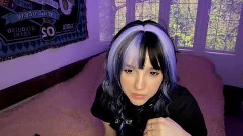 HeyNanna online show from May 30, 1:09 pm