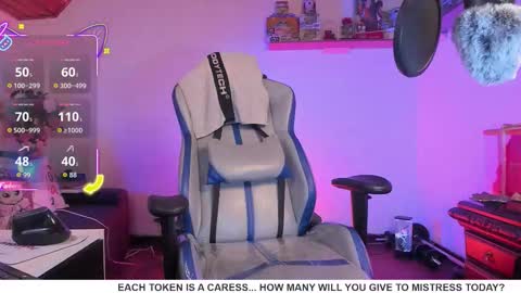 Snapshot of hi_im_rachel_ chatting on October 17, 11:41 pm Call me Rachel... online show from October 17, 11:41 pm