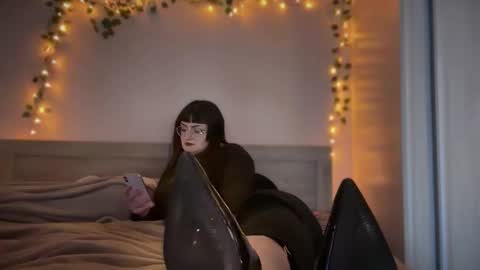 Goddess online show from February 4, 4:43 pm