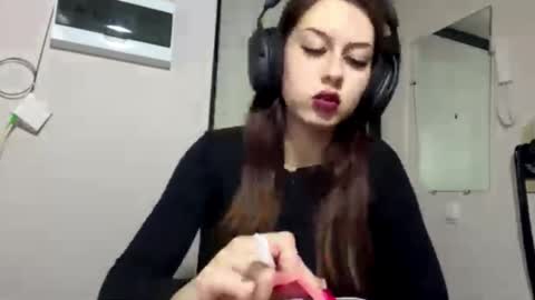 Hi Im Elizabeth online show from October 2, 1:38 pm