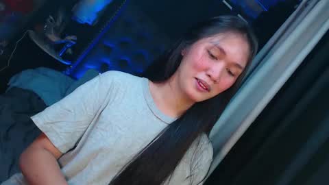 yuricah online show from January 15, 8:20 am