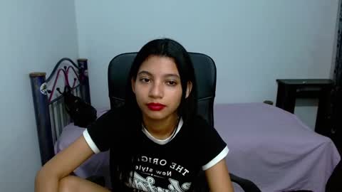 Snapshot of hinata_9 chatting on September 19, 2:32 am      0600AM-1100AM - online show from September 19, 2:32 am