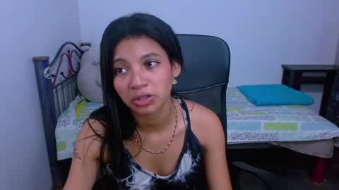 Snapshot of hinata_9 chatting on October 11, 4:17 am      0600AM-1100AM - online show from October 11, 4:17 am