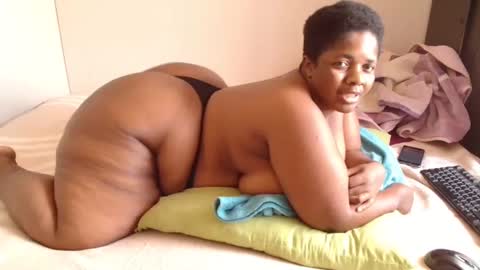 Snapshot of hips2sexy chatting on February 22, 9:23 am hips2sexy online show from February 22, 9:23 am