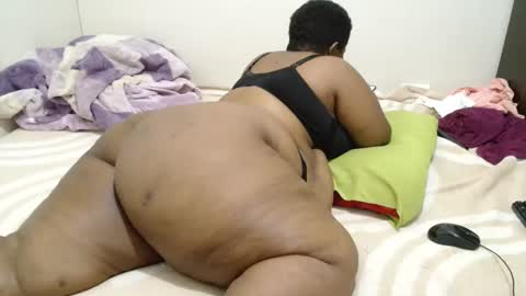 Snapshot of hips2sexy chatting on February 17, 10:16 pm hips2sexy online show from February 17, 10:16 pm