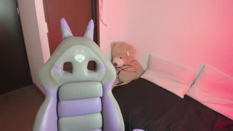 Snapshot of hitomi_arata chatting on February 5, 4:37 pm Hitomi Arata online show from February 5, 4:37 pm