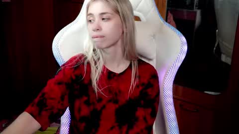 Holly online show from October 16, 7:16 pm