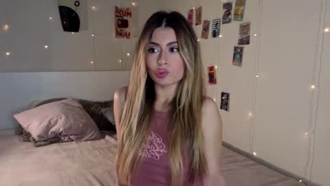 Moni Monica online show from October 22, 8:19 am