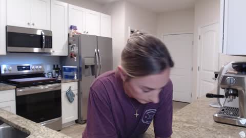 Holi Hurricane online show from September 18, 2:43 am