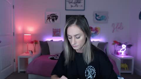 Holi Hurricane online show from September 16, 2:08 am