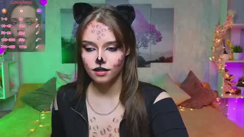 Lux online show from March 6, 6:05 pm