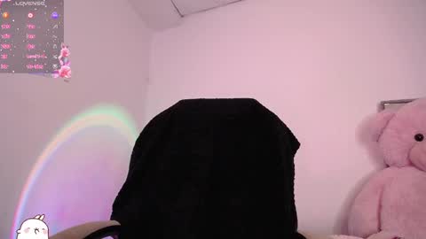 holly_16 online show from September 12, 2:23 am