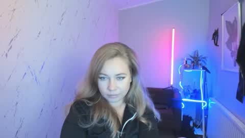 Holly online show from October 16, 6:54 pm