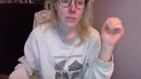 holly_bourbon online show from March 6, 12:17 am