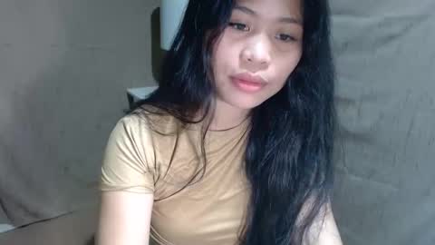 HollyApple online show from February 6, 2:42 pm