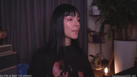 Holly Linder online show from November 15, 2:34 am