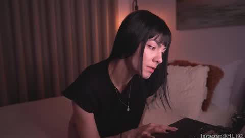 Holly Linder online show from November 5, 1:44 am