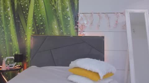 HollyTaillor online show from February 8, 6:06 am