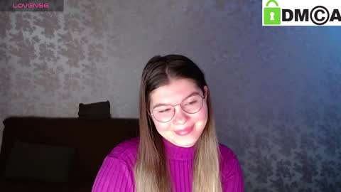 Snapshot of holy_michela chatting on March 4, 5:32 am Welcome guys Pleasure to see you all here My name is MichaelaTip menu is active Private is open online show from March 4, 5:32 am