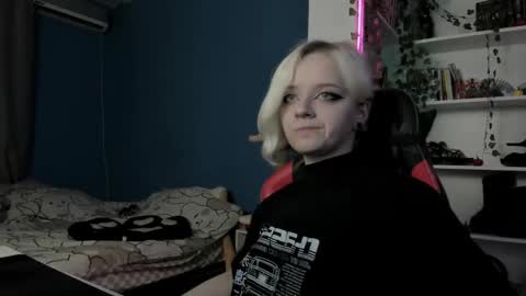 holy_mistresss online show from November 9, 10:22 am