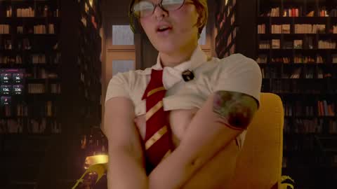 honeeeey_ online show from April 3, 10:08 pm