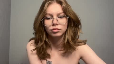 Lilith and Ellie  online show from June 5, 4:05 am