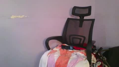 honey_beb online show from October 17, 7:11 am