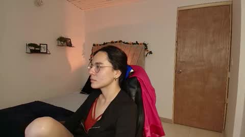 Snapshot of honey_buu chatting on September 17, 4:27 pm online show from September 17, 4:27 pm