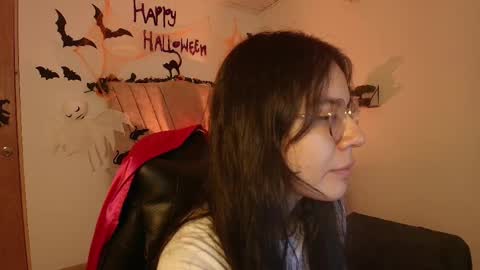 Snapshot of honey_buu chatting on October 14, 2:30 pm online show from October 14, 2:30 pm