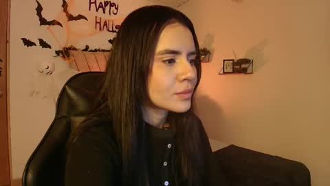 Snapshot of honey_buu chatting on October 15, 2:41 pm online show from October 15, 2:41 pm