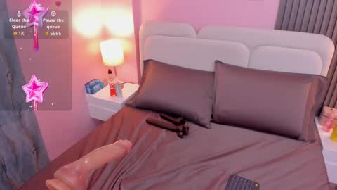 honey_sofii_ online show from September 12, 12:23 pm