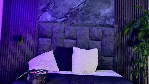 Snapshot of honey_sunn_ chatting on October 4, 2:43 pm honey_sunn_ online show from October 4, 2:43 pm