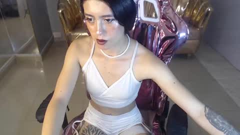 Snapshot of honey_torres_sub chatting on February 14, 2:12 pm HONEY online show from February 14, 2:12 pm