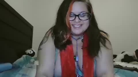 HoneyBear online show from December 1, 7:16 pm