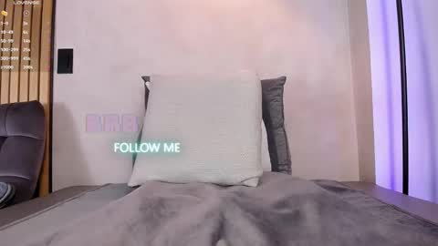 Sofia independent model online show from February 18, 11:22 am