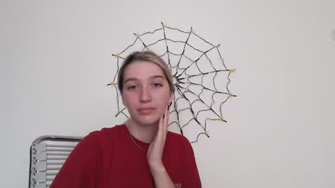 honeyveil online show from October 27, 11:39 am