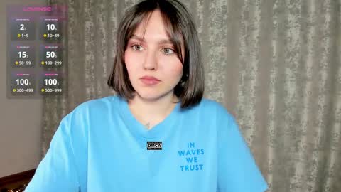 Snapshot of hoot_owl_cb chatting on March 8, 10:08 am Karina online show from March 8, 10:08 am