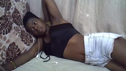 Leila online show from February 4, 6:44 pm