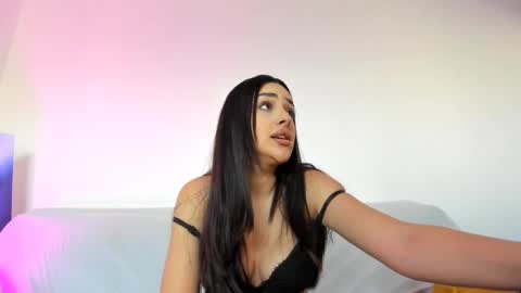 Emma online show from December 20, 8:49 am