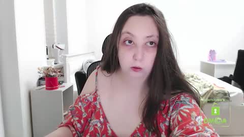 Snapshot of hot_and_pretty chatting on September 27, 5:42 pm Lila online show from September 27, 5:42 pm