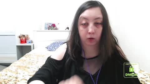 Snapshot of hot_and_pretty chatting on February 17, 1:00 pm Lila online show from February 17, 1:00 pm