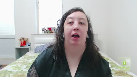 Snapshot of hot_and_pretty chatting on January 21, 9:35 am Lila online show from January 21, 9:35 am