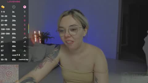 Snapshot of hot_babayaga chatting on September 23, 6:28 pm online show from September 23, 6:28 pm